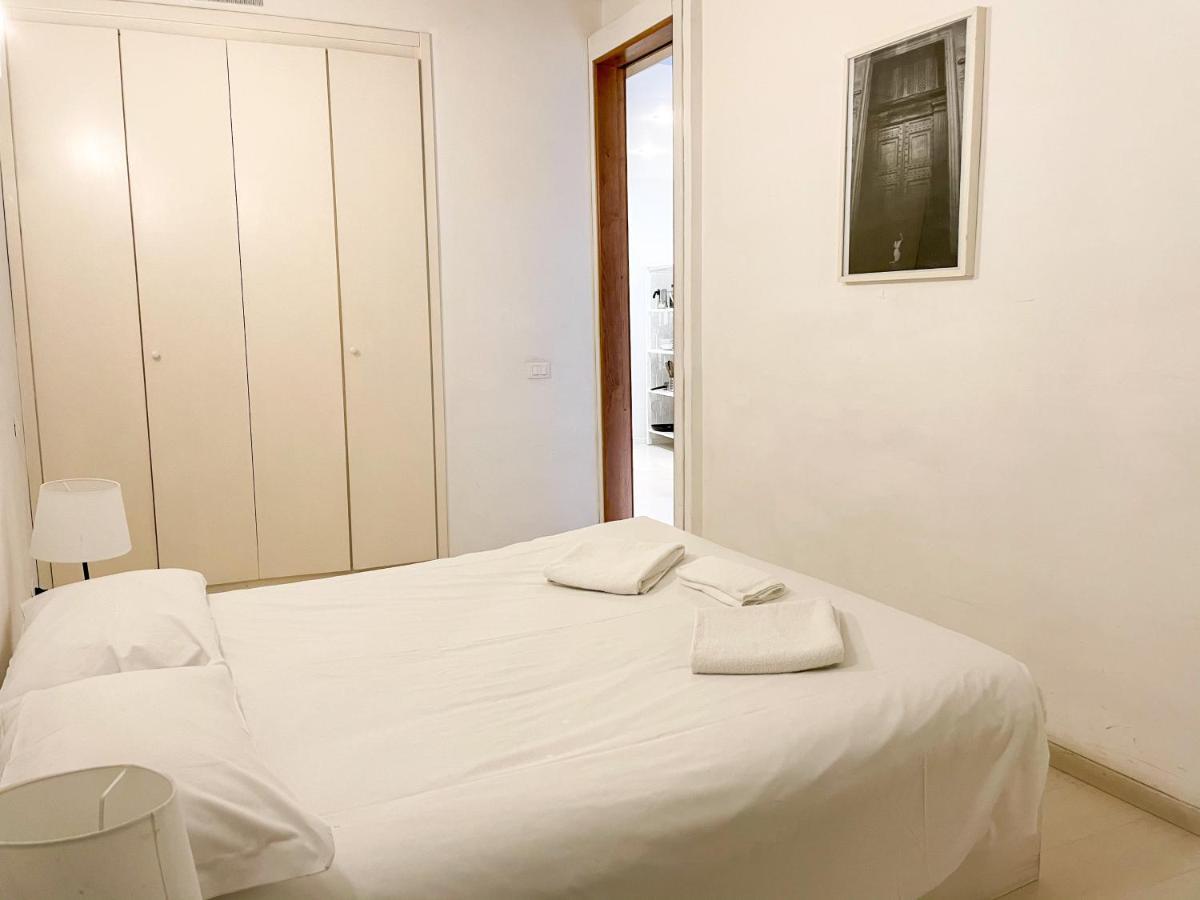 Colosseo 13 Boutique Apartment โรม ภายนอก รูปภาพ